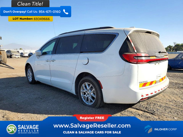 Used 2022 Chrysler Pacifica Touring-L FWD image 3