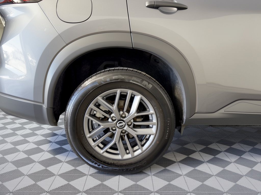 Used 2024 Nissan Rogue S AWD/4WD image 13