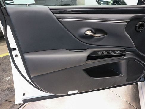 Used 2025 Lexus ES 350 w/ Accessory Package (Z2) FWD image 22