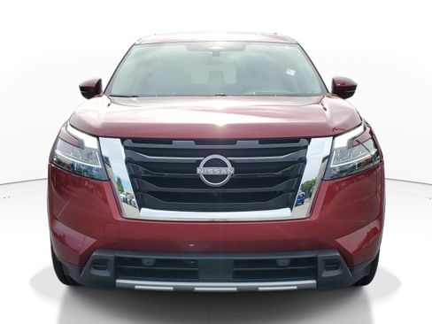 Used 2023 Nissan Pathfinder Platinum w/ Cargo Package AWD/4WD image 2