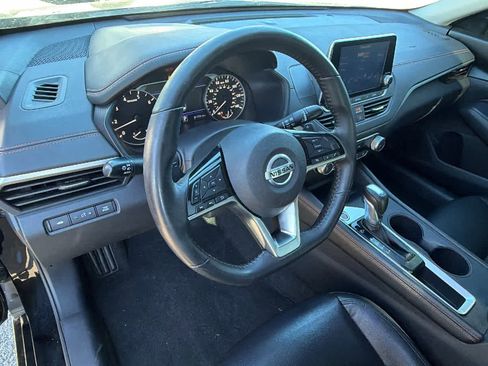 Used 2020 Nissan Altima 2.5 SR w/ Premium Package image 10