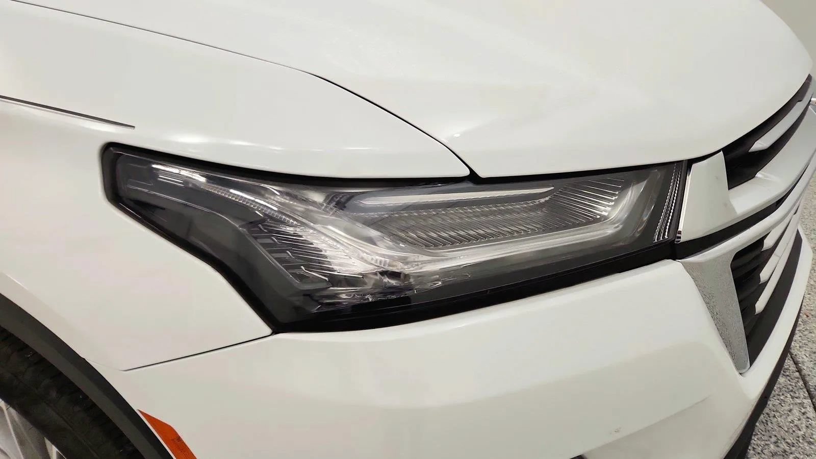 Used 2023 Chevrolet Traverse LT FWD image 39