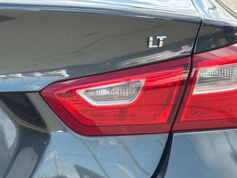 Used 2018 Chevrolet Malibu LT FWD image 27