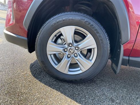 Used 2024 Toyota RAV4 XLE w/ Convenience Package image 9