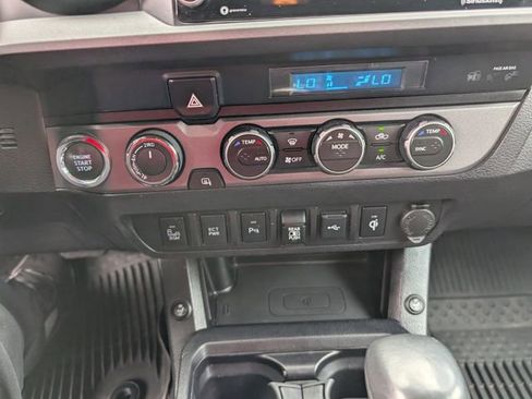 Used 2021 Toyota Tacoma TRD Sport w/ Technology Package AWD/4WD image 18