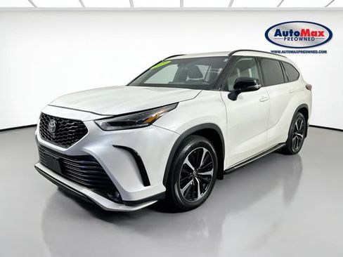 Used 2021 Toyota Highlander XSE AWD/4WD image 5