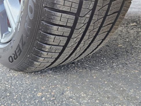 New 2026 BMW X6 M60i w/ Climate Comfort Package image 12