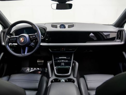 Certified 2024 Porsche Cayenne S image 11