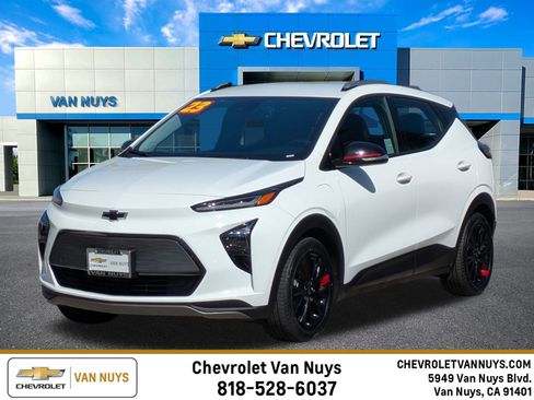 Used 2023 Chevrolet Bolt EUV LT w/ Convenience Package image 1