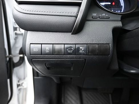 Used 2024 Toyota Camry SE image 19
