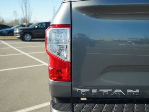 Used 2024 Nissan Titan SV w/ SV Convenience Package image 38