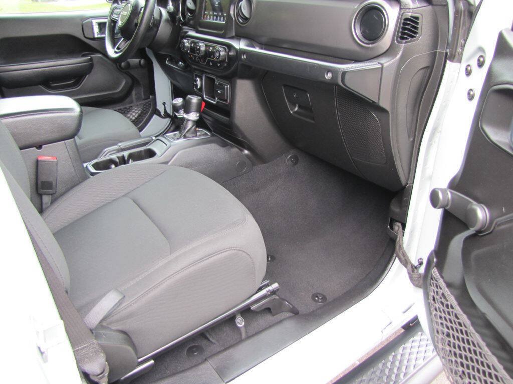 Used 2023 Jeep Gladiator Sport AWD/4WD image 13