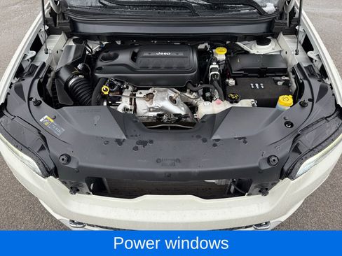 Used 2019 Jeep Cherokee Overland image 37