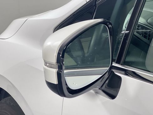 Used 2024 Honda Odyssey Elite image 11