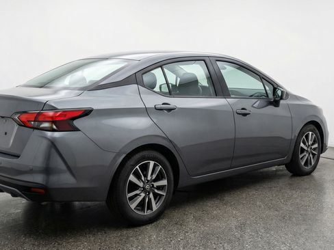 Used 2025 Nissan Versa SV image 9