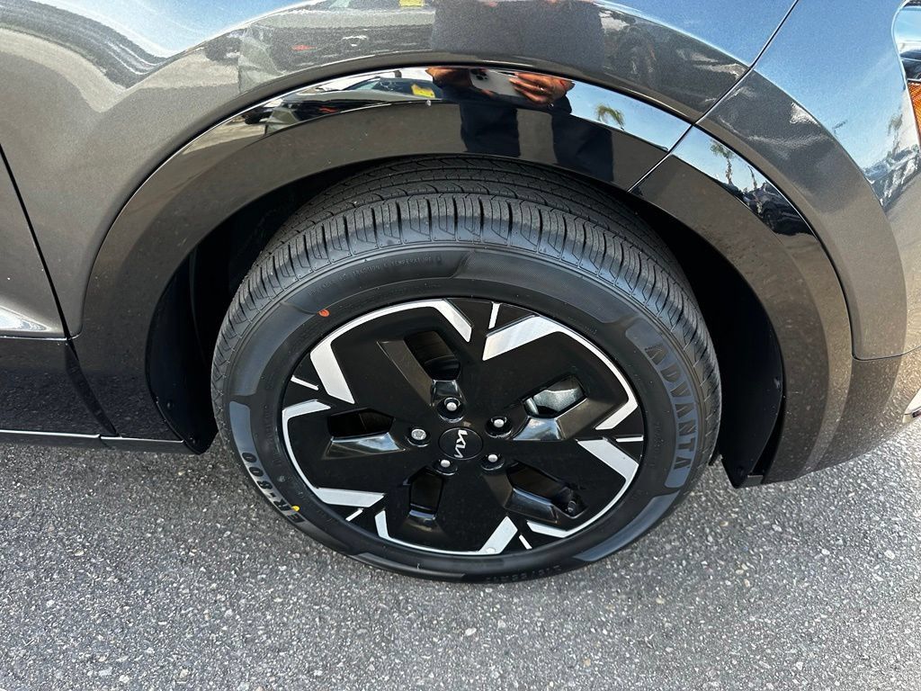 Used 2023 Kia Niro Wind FWD image 13