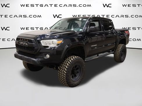 Used 2019 Toyota Tacoma SR5 AWD/4WD image 1