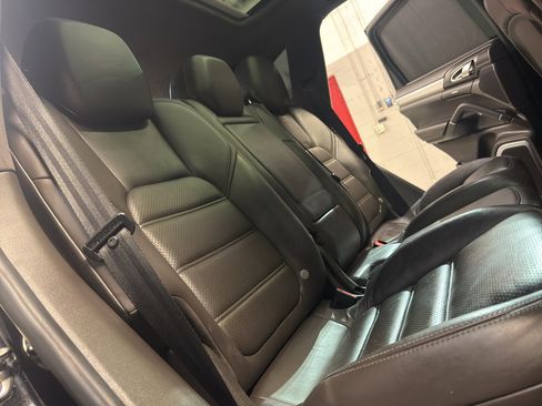 Used 2015 Porsche Cayenne Turbo AWD/4WD image 26