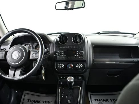 Used 2017 Jeep Patriot Latitude FWD image 7