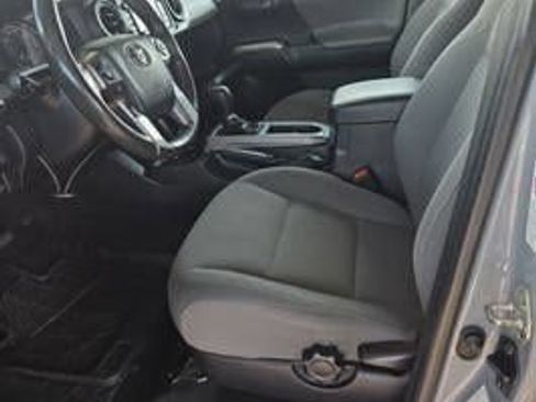 Used 2019 Toyota Tacoma SR5 RWD image 5