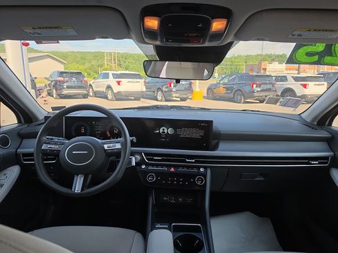 Used 2025 Hyundai Sonata SEL FWD image 15