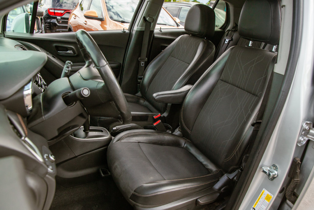 Used 2021 Chevrolet Trax LT AWD/4WD image 13