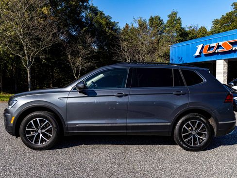 Used 2021 Volkswagen Tiguan SE R-Line image 3