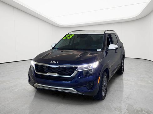 Used 2023 Kia Seltos S w/ Navigation Package AWD/4WD image 3