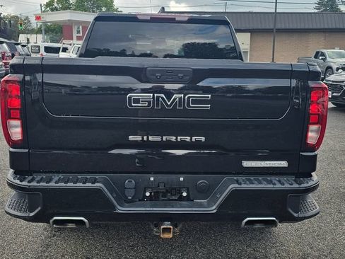 Used 2022 GMC Sierra 1500 Elevation w/ LPO, Elevation Black Package AWD/4WD image 7