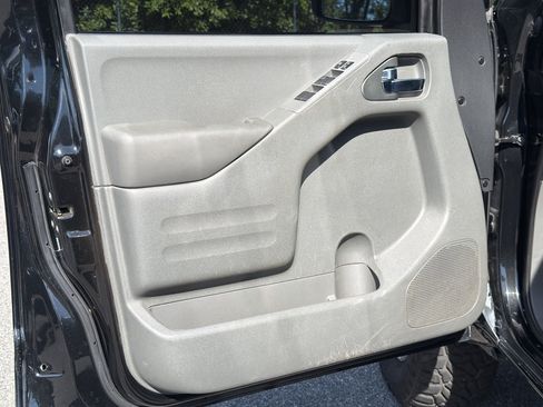 Used 2020 Nissan Frontier SV AWD/4WD image 26