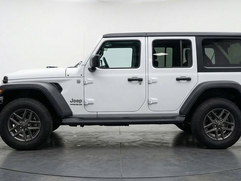 Used 2025 Jeep Wrangler Unlimited Sport AWD/4WD image 5
