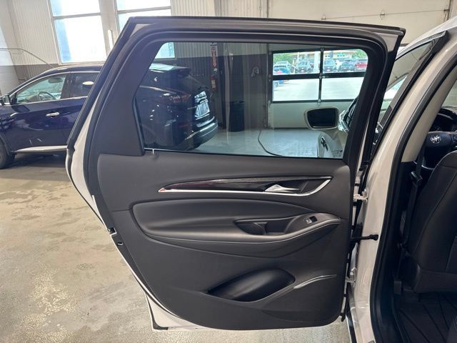 Used 2020 Buick Enclave Avenir w/ Avenir Technology Package AWD/4WD image 11
