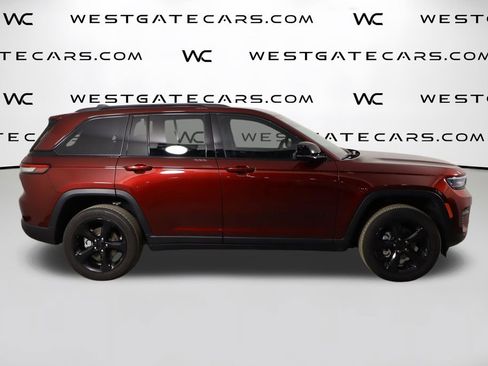 Used 2024 Jeep Grand Cherokee Altitude AWD/4WD image 51
