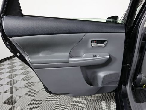 Used 2014 Toyota Prius V Two image 14