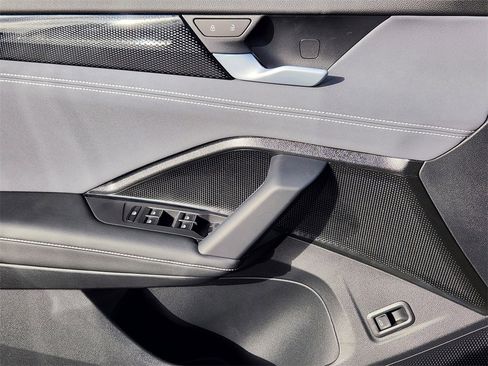 New 2026 Volkswagen Tiguan SE image 3