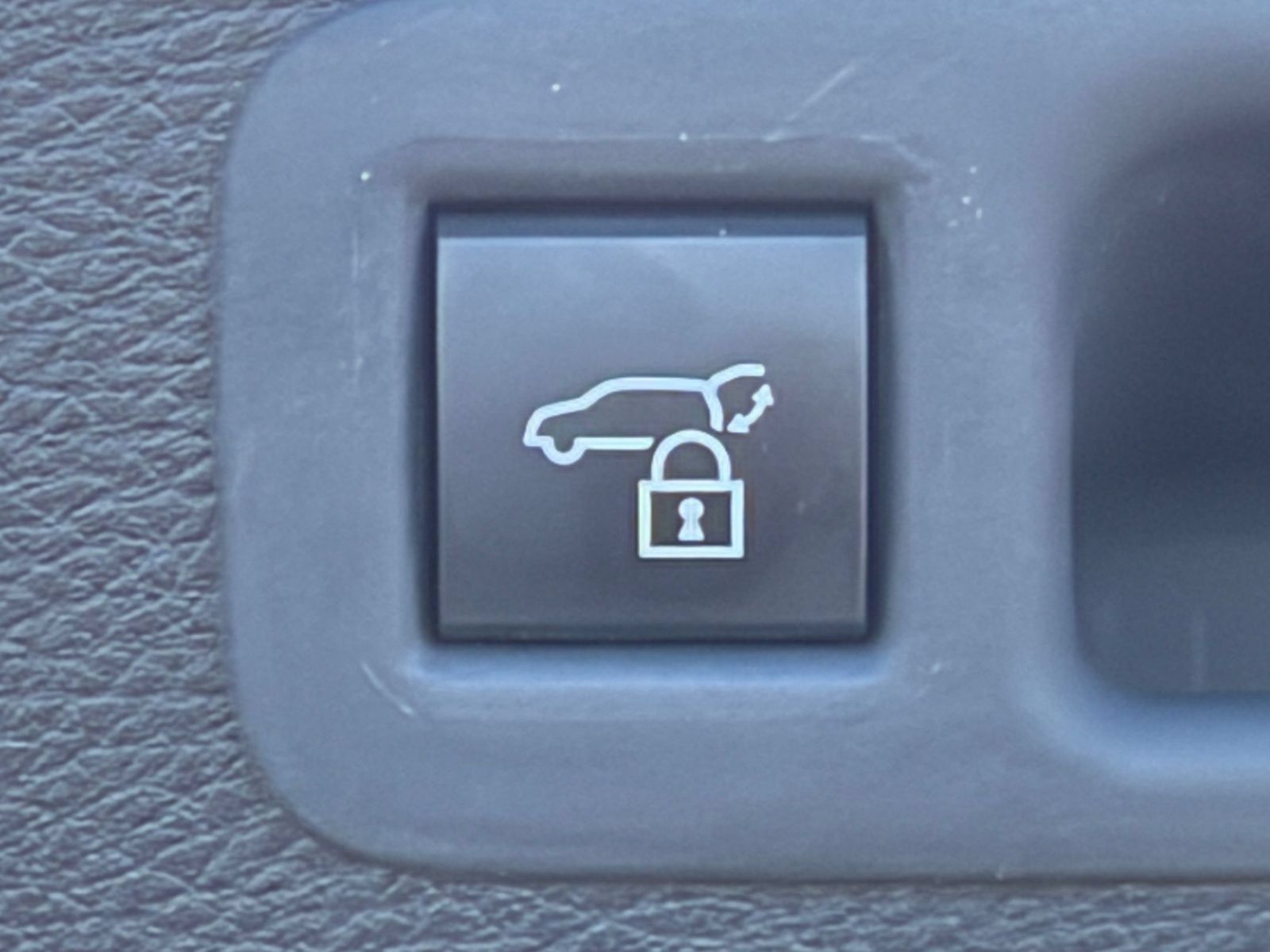 Used 2025 Toyota Sienna XLE FWD image 22