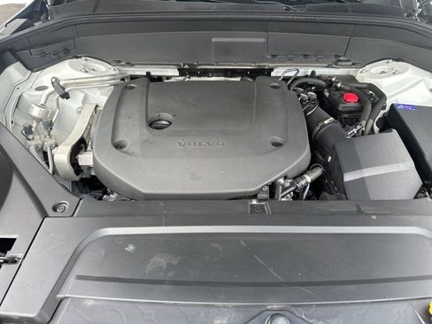 Certified 2025 Volvo XC90 B6 Plus image 35