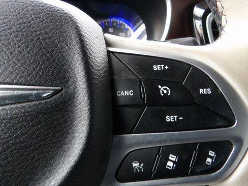 Used 2018 Chrysler Pacifica Limited w/ Tire & Wheel Group image 51