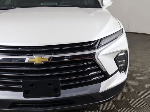 Used 2024 Chevrolet Blazer Premier w/ Enhanced Convenience Package FWD image 17