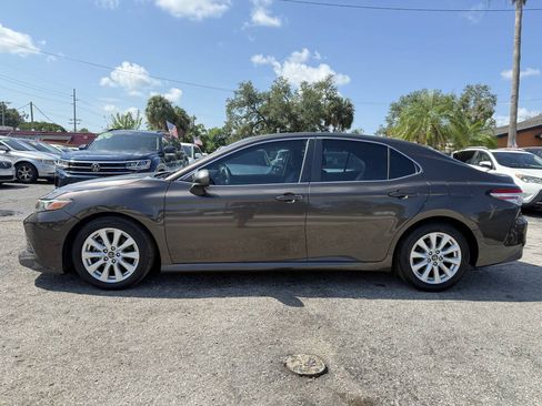 Used 2018 Toyota Camry LE FWD image 4