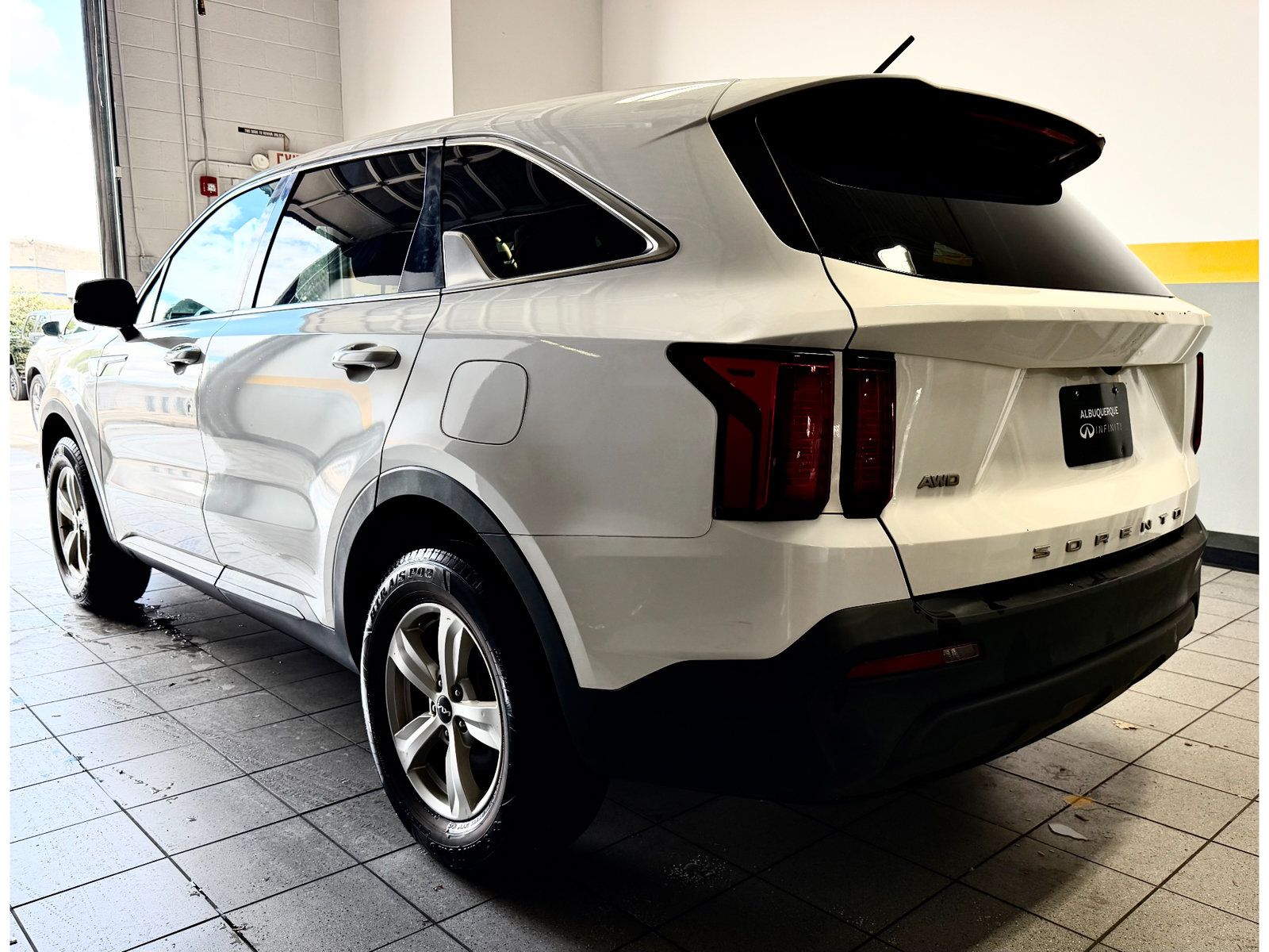 Used 2022 Kia Sorento LX AWD/4WD image 9