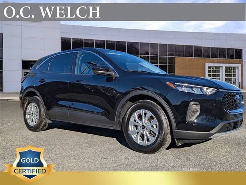 Certified 2023 Ford Escape Active w/ Tech Pack #2 image 1