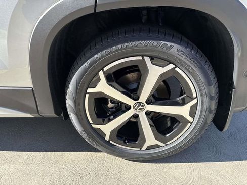 New 2026 Volkswagen Tiguan SE image 6