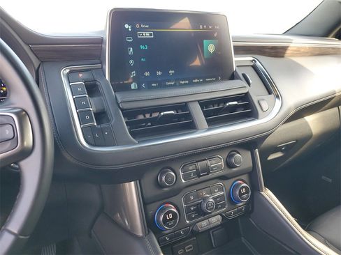 Used 2023 Chevrolet Suburban LT image 29