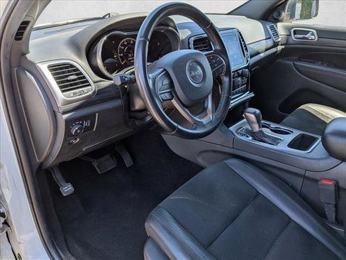 Used 2020 Jeep Grand Cherokee Laredo w/ Laredo X Package RWD image 10