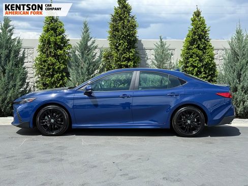 Used 2026 Toyota Camry SE FWD image 4