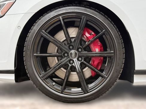 Used 2022 Audi S8 image 12