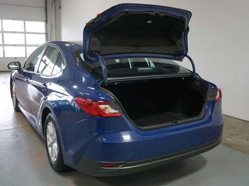 Used 2025 Toyota Camry LE image 4