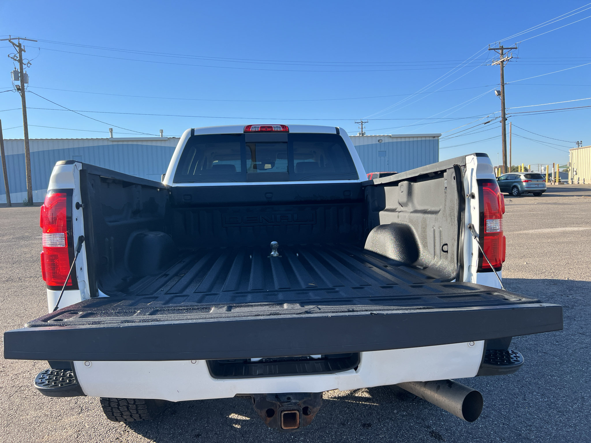 Used 2017 GMC Sierra 2500 Denali w/ Duramax Plus Package AWD/4WD image 15