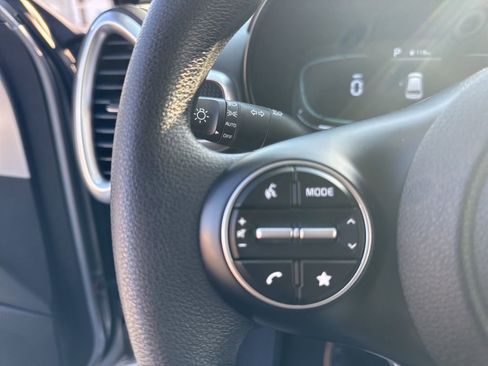 Used 2023 Kia Soul LX image 19